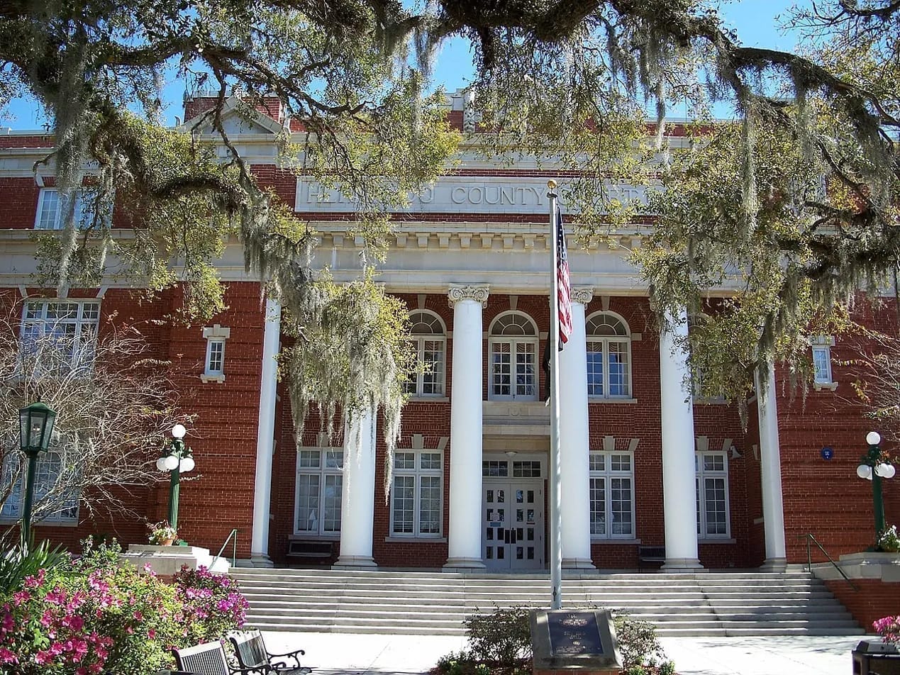 Hernando County Courthouse on a clear sunny day